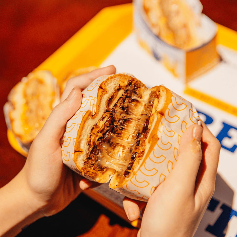 GoodTime Burger Nam Trang stands out with its spicy burgers, rich flavors, very stimulating to the taste buds (Source: GoodTime Vietnam)